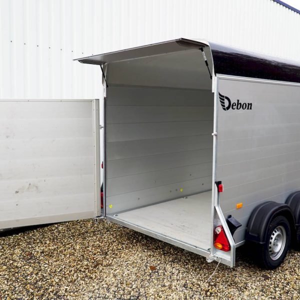 CHEVAL LIBERTE DEBON C500 2600KG ALU ROADSTER 
SCHWARZ +SEITENTÜR